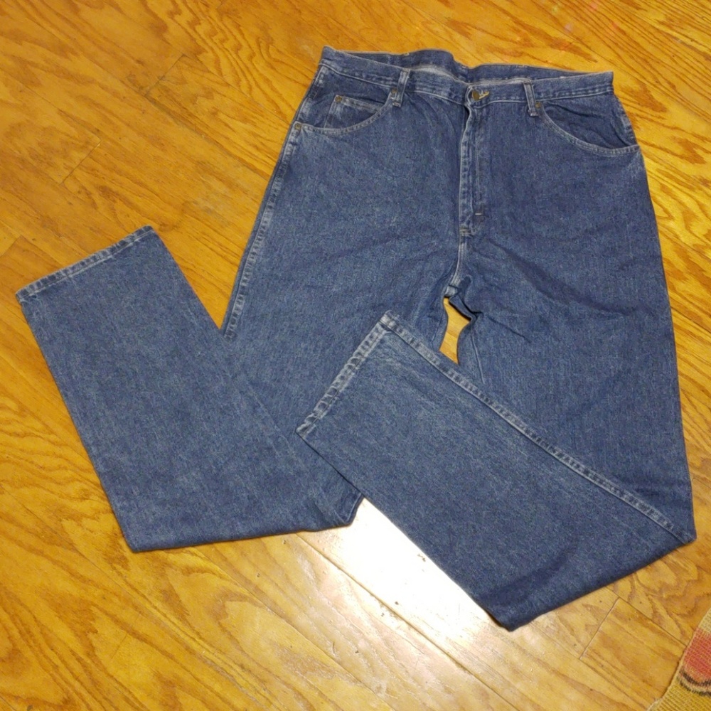 NWT Men's Wrangler straight leg jeans 40/38